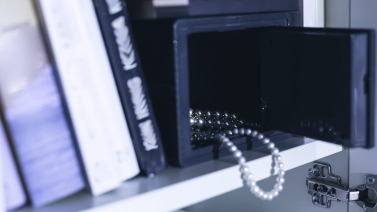 Is Lost or Stolen Jewelry Covered by Homeowners Insurance?